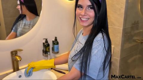 Трахнула брата в домашней обстановке