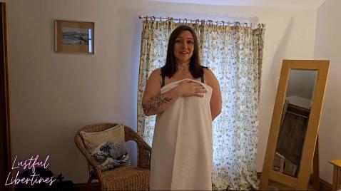 Шлюха в чулках трахается с горячим самцом