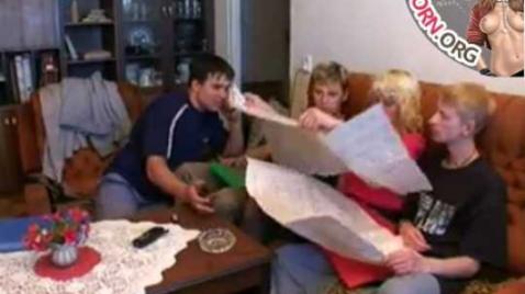 Молодые трахнули жопастую бабку до истерики