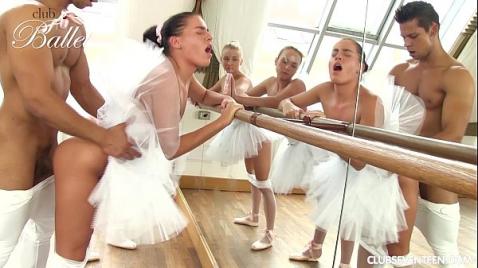 Шлюхи на пилоне оргия в спортзале