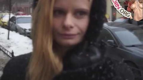 Шлюха мамка оттрахана на камеру чуваком