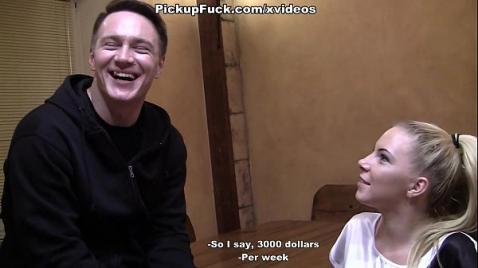 Хуярим незнакомку в обе дырки, блять