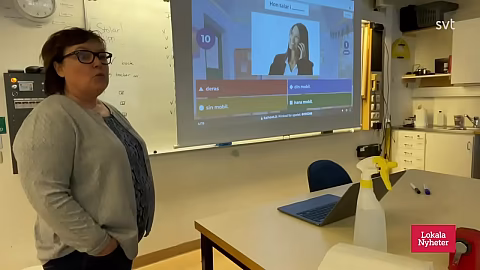 Сексуальная блондинка получает удовольствие от пяти огромных членов