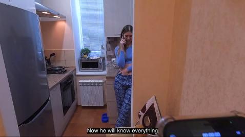 Школьница наслаждается жестким анальным трахом