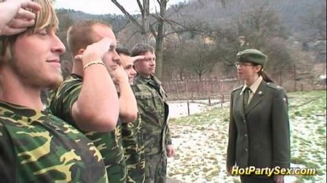 Хардкор военной оргии на призывном